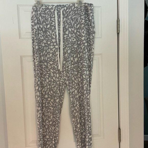 ANN TAYLOR SLEEP Pajama Set in grey - Picture 5 of 5